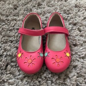 Girl shoes Kai size 9 1/2.